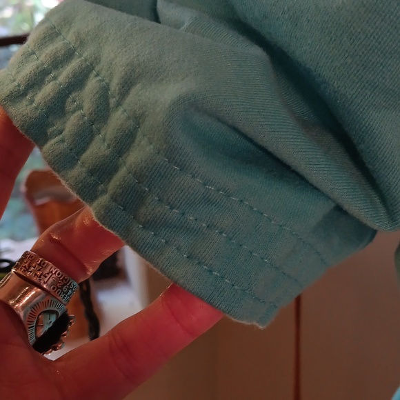 🩵🩵🌼🌼adorable summer hoodie. When the sun drops at the beach euc %100 cotton - Picture 8 of 10